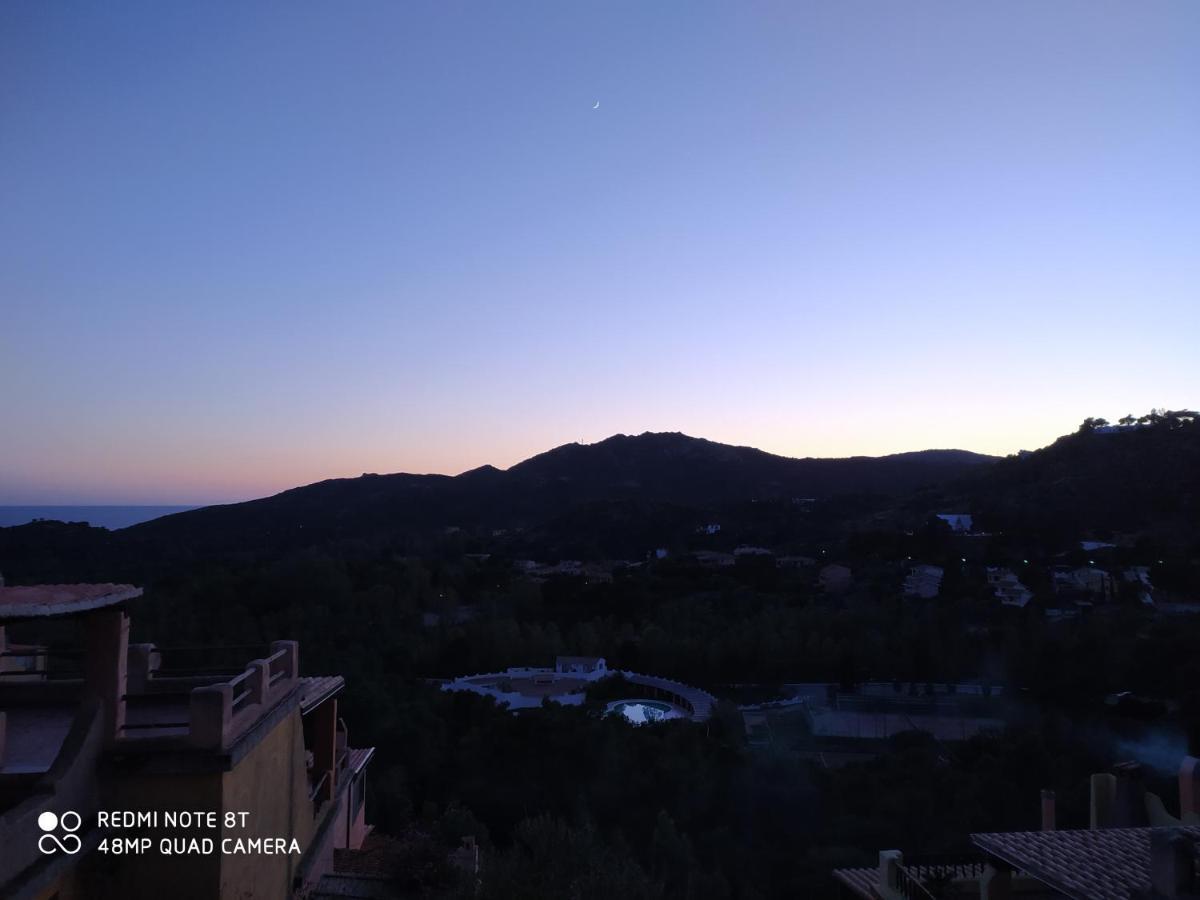 Вілла Capo Blu - Santa Margherita Di Pula Екстер'єр фото